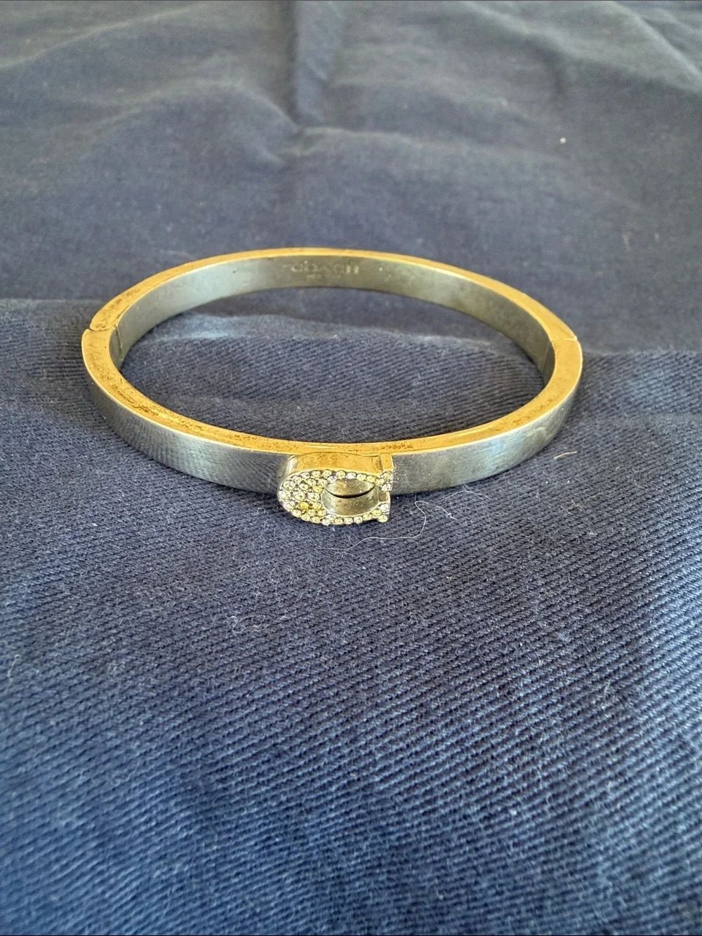 Coach silver-Tone Crystal Buckle Bracelet (4550)